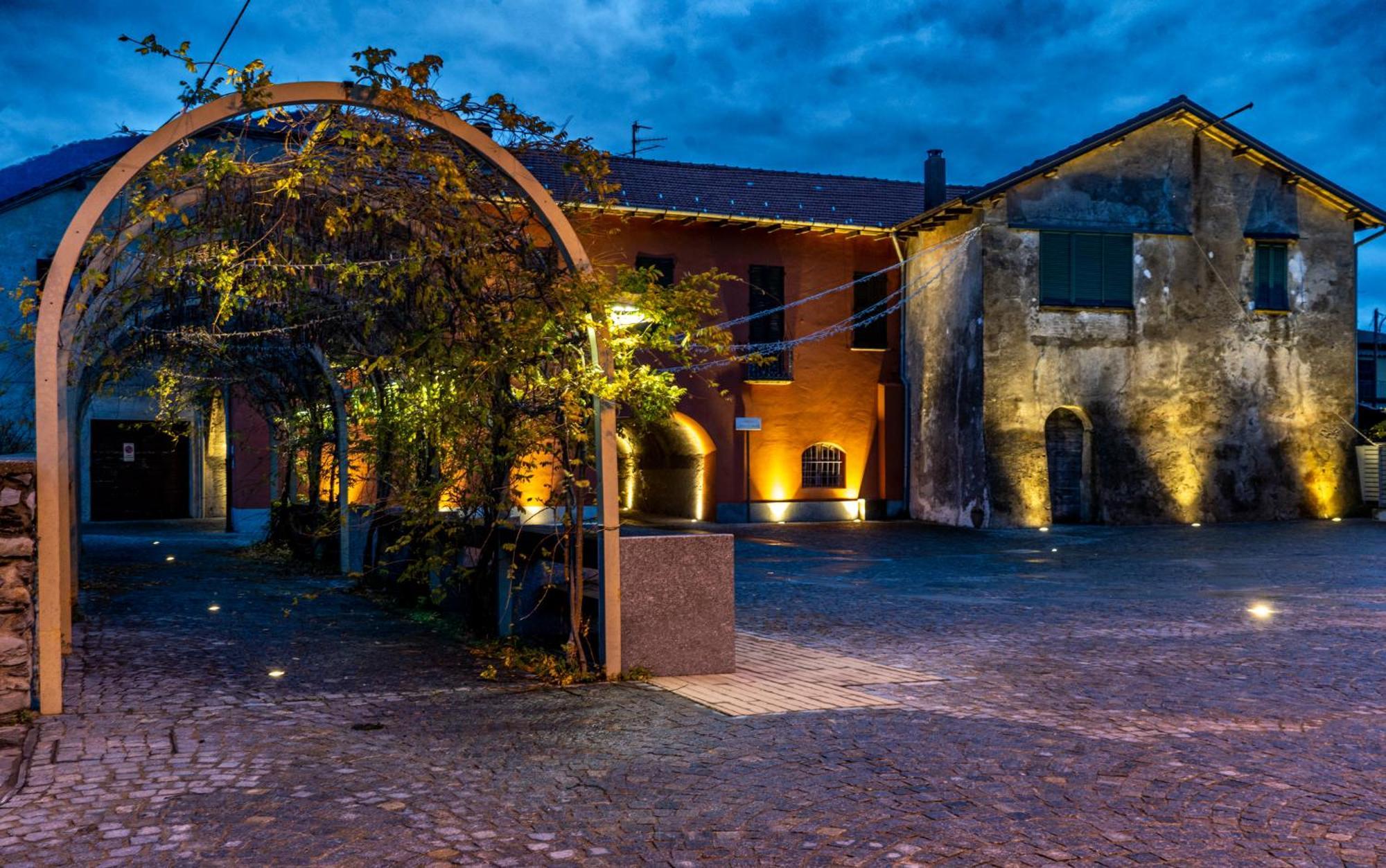Casa Del Borgo "Aria & Acqua" Sul Lago Maggiore Maccagno Buitenkant foto
